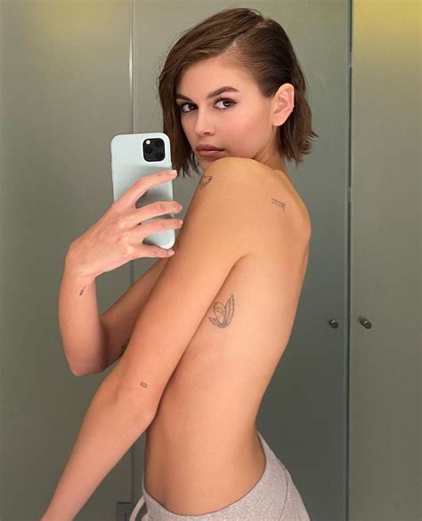 Kaia Gerber Upskirt And Topless 2020 6 Photos The Fappening