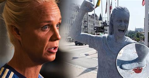 Последние твиты от caroline seger (@cseger9). Caroline Segers staty vandaliserad - nu går svenska VM ...