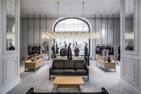 Valentino Opens New Flagship Store In Moscow Cpp Luxury Shop Interior