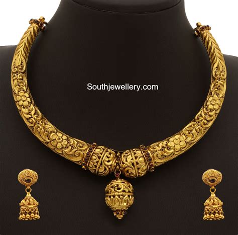 Gold Kanthi Necklace Set Jewellery Designs