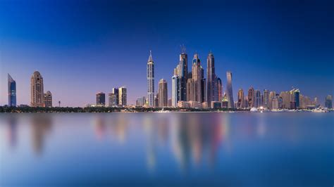 Dubai Skyline Backiee