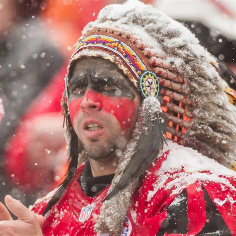 Nfl Kansas City Chiefs Ban Native American Head Dresses Face Paint