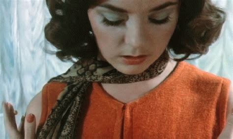 Ulrike Butz Liebe In Drei Dimensionen 1973 04 Gif Choker Necklace