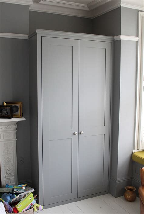 Are you looking to incorporate mirrored wardrobe doors into your wardrobe design?we show you in this video, how to create a luxury wardrobe look by. Wardrobe company, Floating shelves, boockcase, cupboards ...