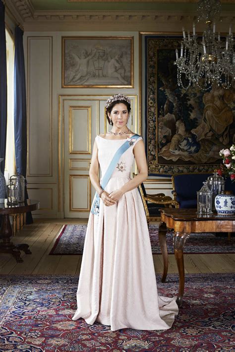 Princess Mary S Official Photograph Is Beautiful Glamour