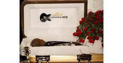 Photos Of Celebrity Open Casket Funerals That Will Shock You Casket