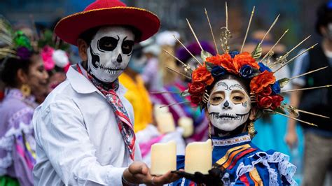 Miles De Turistas Visitan Cdmx Por Desfile De Día De Muertos Younoticias