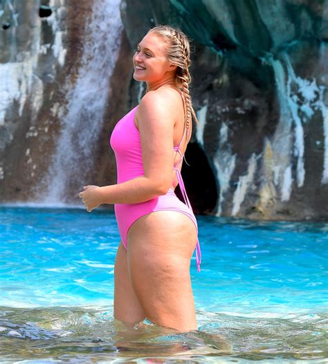 Iskra Lawrence Sexy Swimsuit Photoshoot In New York