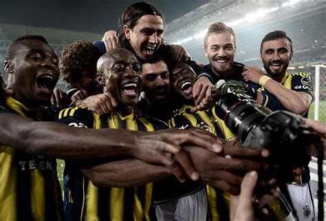 Fenerbahçe 19 şampiyonluğunu kutluyor