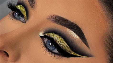 Glitter Cut Crease Ideas To Give Your Eye Makeup Ultimate Glamour