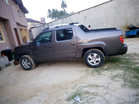 Used honda ridgeline 06 for sale 2.5m