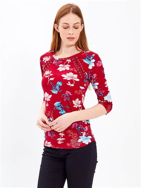 Floral Print Top With Front Lacing Gate