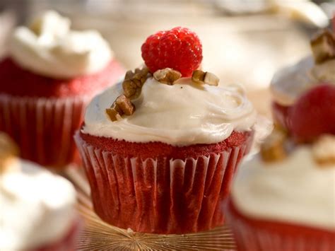 Preheat oven to 350˚ f. Paula Deen Cake Recipes: Red Velvet Cupcakes with Cream ...