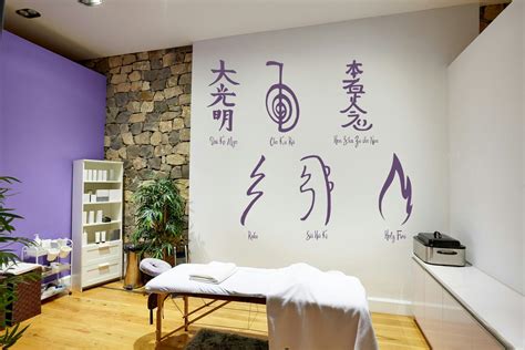Pin By Ricky Levy On Clinic Design Reiki Room Healing Room Reiki Room Ideas