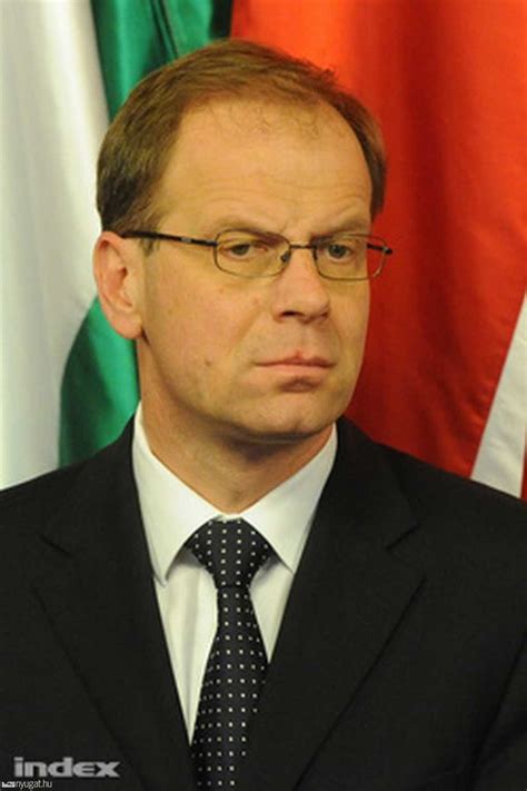 As the highest representative body in hungary, the hungarian parliament. Hende Csaba lesz a honvédelmi miniszter