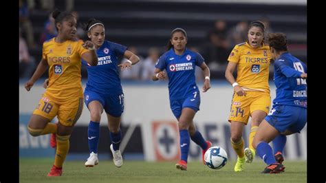 Juan escobar (cruz azul) disparo de cabeza desde el centro del área al centro de la portería. Tigres Femenil UANL Vs Cruz Azul Ago 2019 - Previo ...