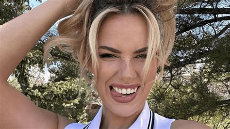 With No Make Up Paige Spiranac Flashes A Fresh Faced Look For Her Racy Calendar Shoot