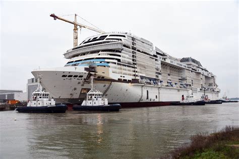 Msc cruises was the first company to leave italy after the suspension in the christmas holidays, with the ship departing on january 24th from genoa. MSC Grandiosa raakt voor de eerste keer water | Cruisereiziger