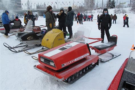 Antique Snowmobiles Iron Dog Race Take Center Stage News Automotive
