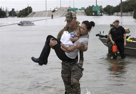 Ap Beats Image Of Hurricane Harvey Rescue Tells Story Of Tenderness