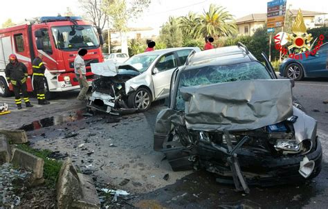 #notizieecuriositamoto 3, grave incidente per dupasquier (incidente mugello oggi 2021)se vi è piaciuto l'articolo mettete un pollice in su. Latina, scontro tra due auto a Borgo Piave: feriti i ...