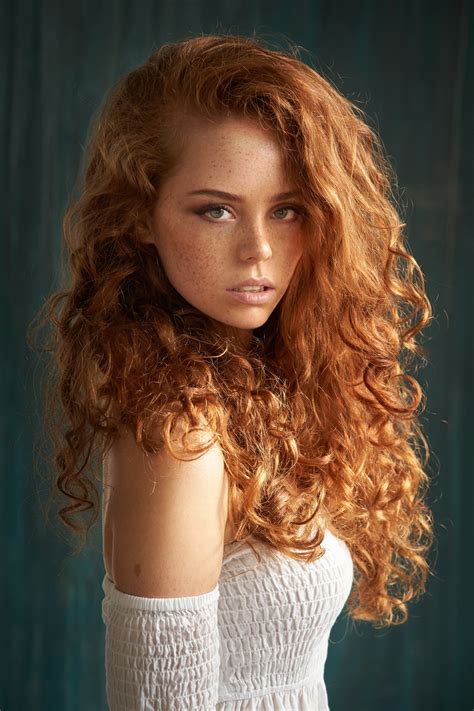 Long Hair Freckles Brunette Tanned Curly Hair Model Women Wallpaper