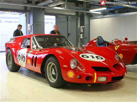 Es entstand ein rennwagen mit straßenzulassung, mit dem die fahrer oft zu ihren rennen auf eigener achse anreisten. COACHBUILD.COM - Drogo Ferrari 250 GT SWB 'Breadvan' #2819GT 1962
