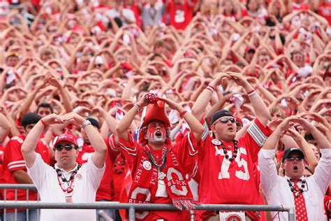 Photo Ohio State Fans Going Viral At The Rose Bowl On Monday The Spun