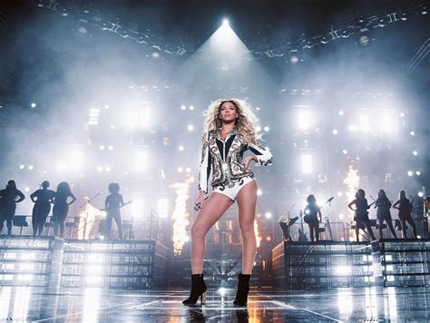 Beyonce Sells 617 000 Copies Of Her New Album Beyonce In 3 Days On Itunes