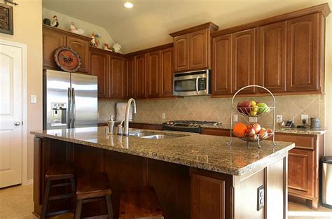 White oak kitchen cabinets can be beneficial inspirations for those who seek images according to specific category. kitchen | Oak cabinets, Grey countertops, Countertops