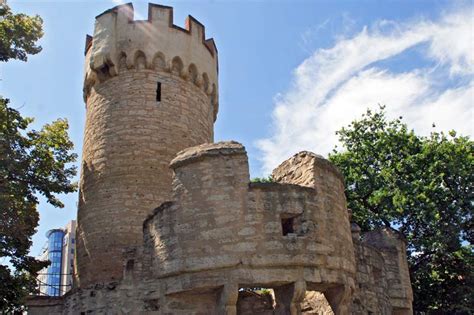 Jeder deutsche, der das 16. Der Pulverturm in Jena ist ein stolzer Rest der ...