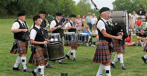 The scotish national anthem flower of scotland performed excellently on the bagpipes. Bagpipe band to compete in World Championships in Scotland