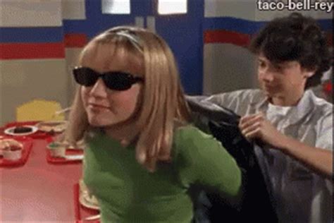 Lizzie Mcguire GIF Lizzie Mc Guire Hillary Duff Swag Discover