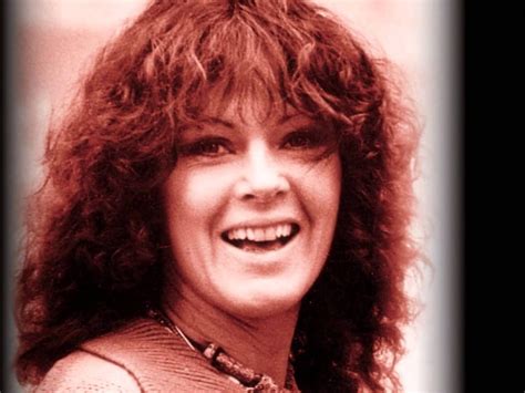 75, born 15 november 1945. "Frida": la tormentosa infancia de la cantante de ABBA que ...
