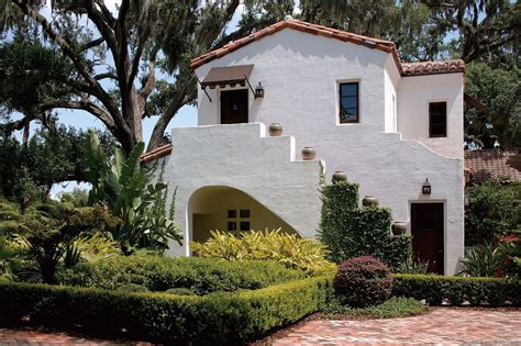 With its thin massing and stucco walls with deep set openings, the home utilizes the spanish colonial style's more austere exterior characteristics to drive the owner's energy and design goals while framing their more modern interior design aesthetic. Pin by Suzanne Elstad on my home | Mediterranean homes ...