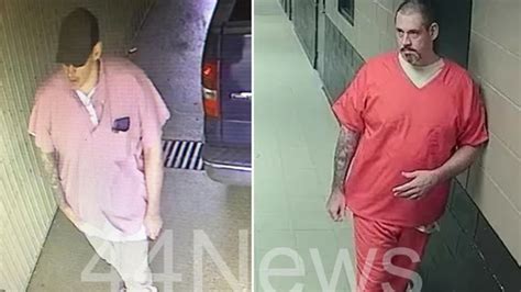 Surveillance Footage Apparently Shows Escaped Alabama Inmate Worldnewsera
