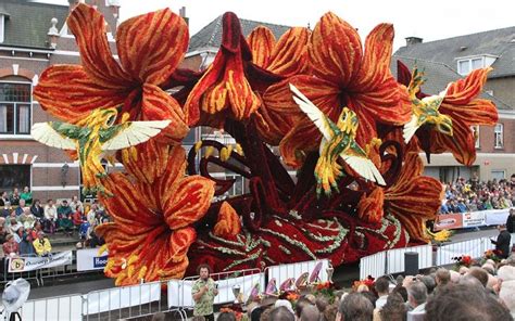 Huge Floats Covered In Flowers At The Bloemencorso Zundert Floral