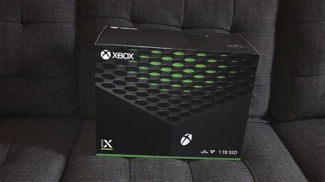 First Look Unboxing The Xbox Series X Pcmag