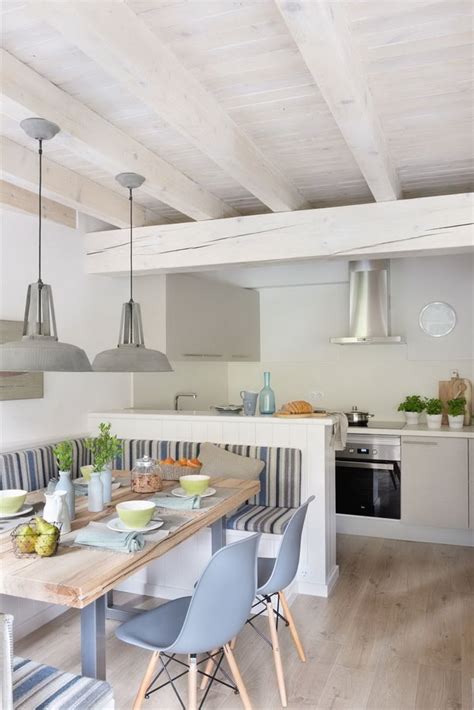 Se trata de una tendencia donde la decoración se puedes disfrutar de una cocina moderna y elegante sin contar con mucho espacio, los utensilios en. Cocinas modernas. Decoración de cocinas actuales.