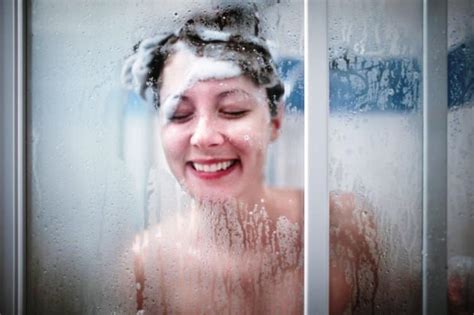 This Is Why You Should Totally Pee In The Shower Elite Readers