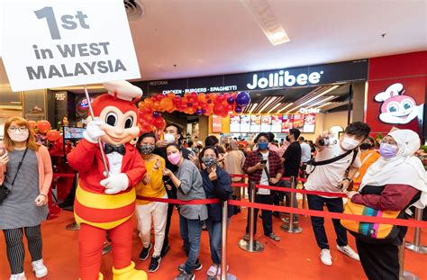 Hundreds Queue As Jollibee Opens First Store In West Malaysia Jfc I