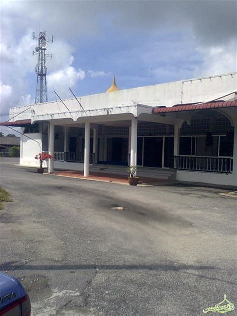 Penyusunan waktu solat fardhu telah diajarkan sendiri oleh malaikat jibrail kepada nabi muhammad s.a.w. Masjid Mukim Cherang Ruku, Pasir Puteh, Kelantan