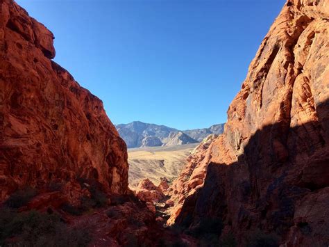 Get Outside Trek To Nevadas Red Rock Canyon To Extend Fall Hiking
