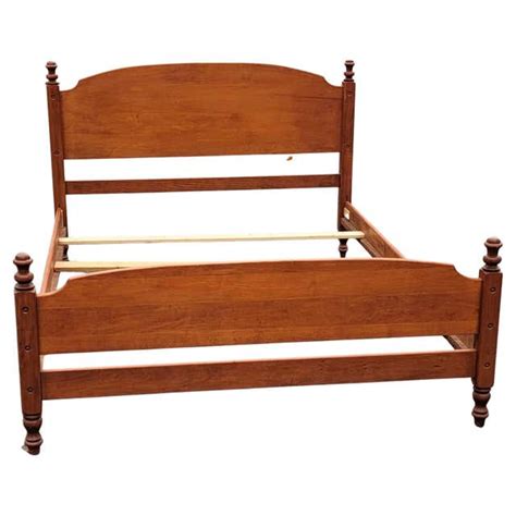 Valley Forge Baumritter Early American Maple Double Urm Poster Bed For