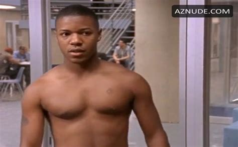 Adewale Akinnuoye Agbaje Vincent Darbouze Sexy Shirtless Scene In Oz