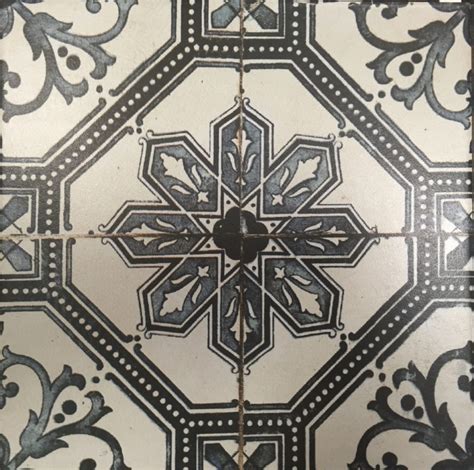 Patterned floor tiles make a room feel more intimate, which is perfect for a very large room, which otherwise might look like a bit like an aircraft hanger. Using Victorian patterned tiles in the hallway - Tiles 2 ...