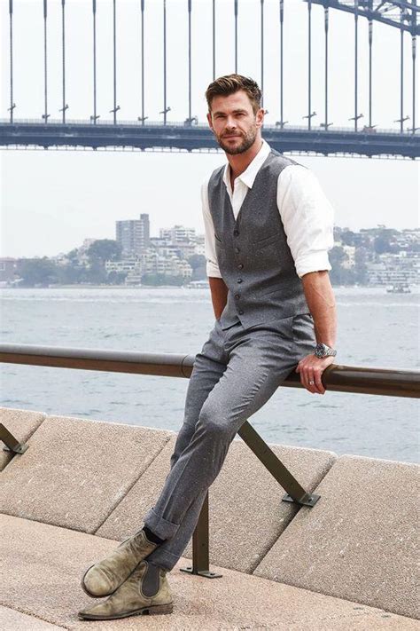 Chris Hemsworth Chris Evans Robert Pattinson Whose Fashion Wardrobe