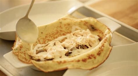 I remember eating chicken and mushroom crepes at my favorite crepe franchise that has since gone out of business. Chicken and Mushroom Crepe Recipe | Entertaining with Beth
