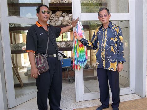Untuk menderma kepada rumah anak yatim, sila hubungi terus dengan mereka!. Rumah Anak Yatim Sultan Salahuddin Pantai Puteri Melaka
