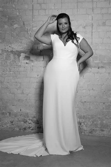 Curvy Moon Melody Plus Size Wedding Gowns Studio Levana Couture